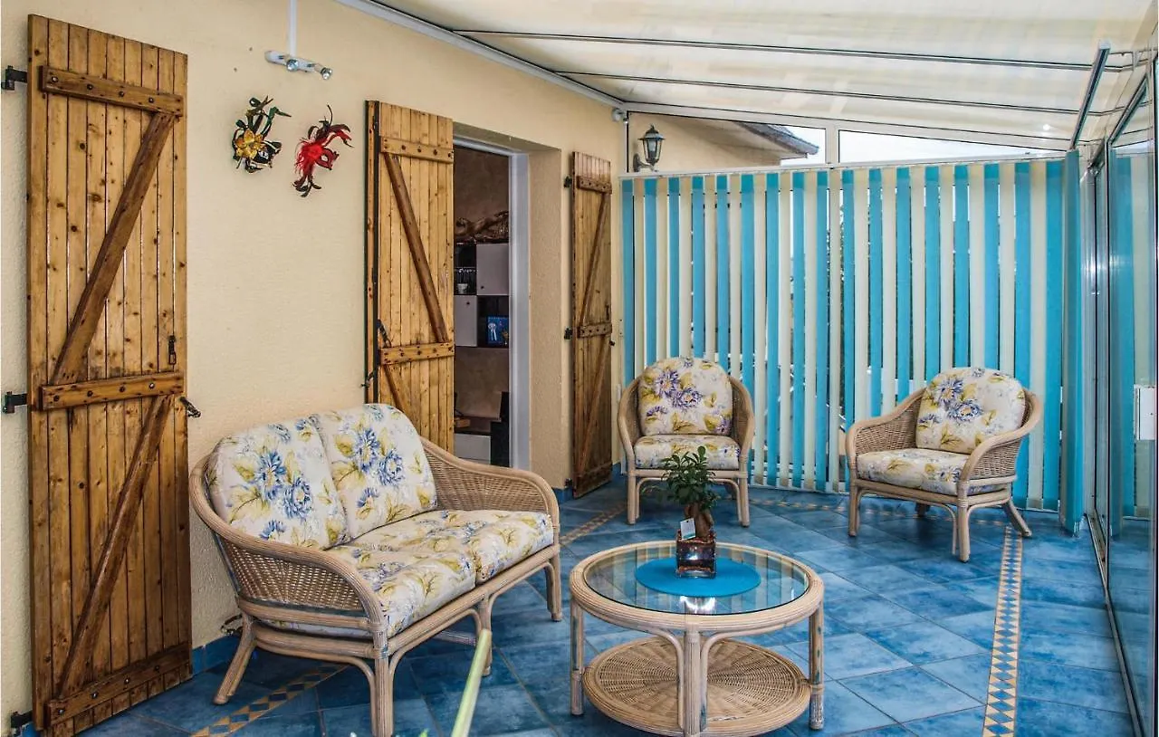 Amazing Home In Pommeret With Ethernet Internet 0*,  França