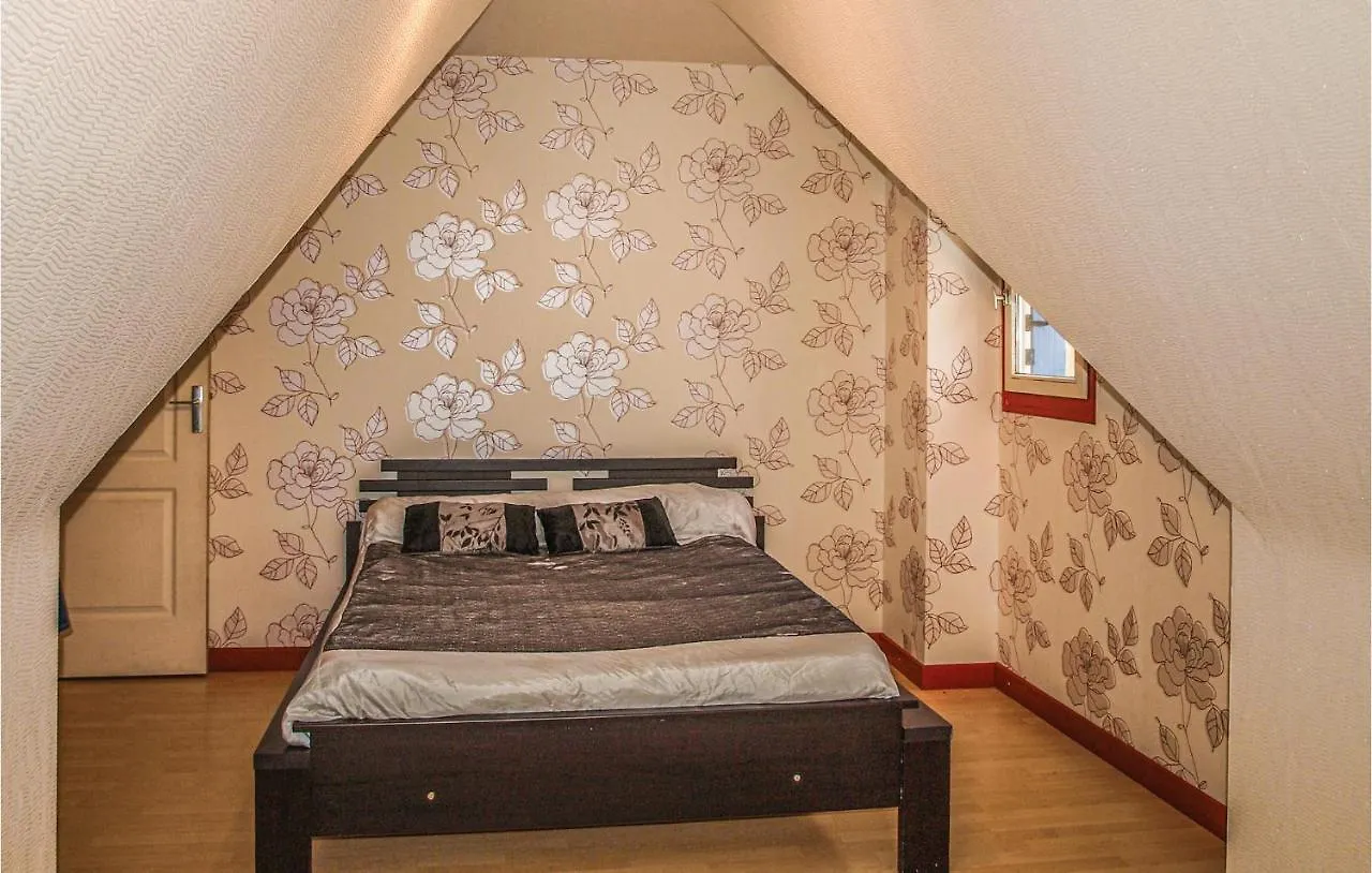 Amazing Home In Pommeret With Ethernet Internet 0*,